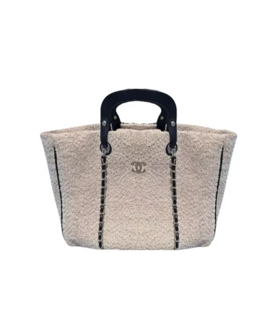 chanel deauville large tote shopping bag crumpled shearling white 40cm 5hsz6