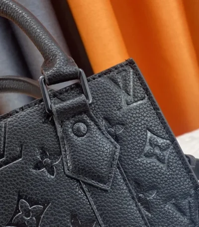 louis vuitton sac plat mini black leather 22cm wbfat