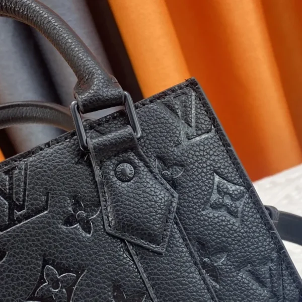 Louis Vuitton Sac Plat Mini Black Leather 22Cm