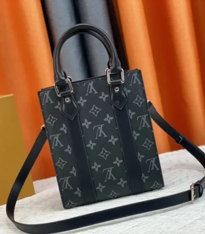 louis vuitton sac plat mini grey and black leather 22cm 7kujz